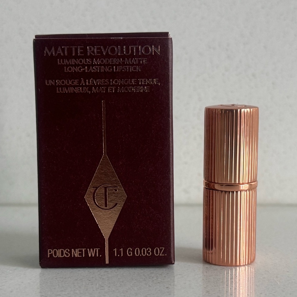 Charlotte Tilbury Matte Revolution Lipstick - Pillow Talk